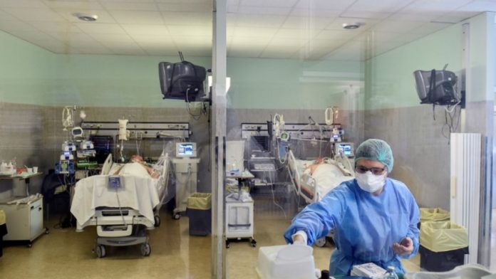 2020-03-20T030735Z_1_LYNXMPEG2J08Q_RTROPTP_3_HEALTH-CORONAVIRUS-ITALY-HOSPITAL-1280x720