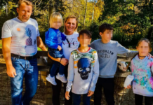 Tmerr në kufirin e Zvicrës, familja shqiptare me fëmijë netët po i kalon në veturë