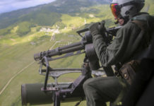 Helikopterët Venom dhe Super Cobra të Marinës amerikane stërviten në Shqipëri