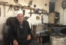 Farkëtari më i vjetër në Kosovë: zanatin e mora te Kurtish Kovaçi nga Tetova