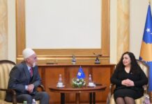 Osmani ndanë “Urdhrin e Lirisë” për Rifat Jasharin