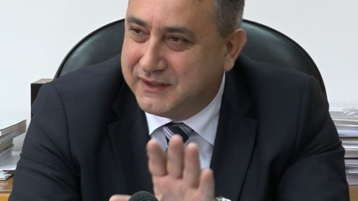 20201110231350-720x405