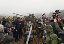 Vuçiq falënderon Rusinë për dhurimin e tankeve