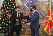 UT krenohet me profesorin e saj që u shpall shkencëtar i vitit