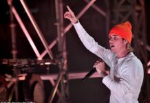 Justin Bieber argëton publikun pak para ndeshjes mes Jake Paul dhe boksierit Ben Askren