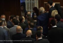 Rrahje në Kuvendin e Kosovës, mes deputetëve të PDK-së dhe VV-së