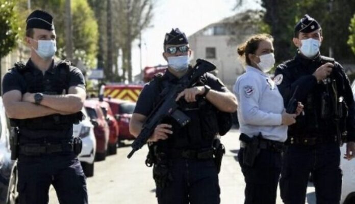 81C55F49-A30B-47E4-8E32-8EC8B167521A