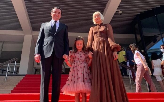 72370E13-4D00-486E-99C0-47B589D1305D