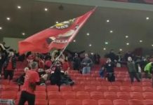 Stadiumi vishet me flamuj kuq e zi/ Atmosferë e zjarrtë për ndeshjen Shqipëri-Poloni