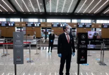 Aeroporti i Stambollit vonon rihapjen për shkak të borës