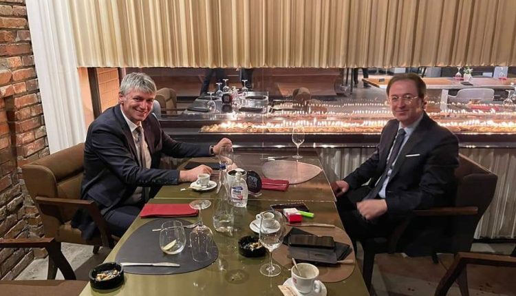 49B4C742-E561-4294-884C-5C3A8D480FE5