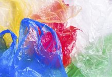 Ministria e Mjedisit për një muaj ka mbledhur 235.000 euro nga shtrenjtimi i qeseve të plastikës
