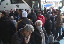 Autobusët plotë, të rinjtë po ikin prej Maqedonisë
