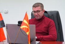 Mickoski: Në qeverinë e re janë personat e njëjtë, politikat e të cilëve u mposhtën