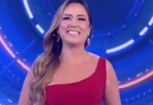 Arbana Osmani shkëlqen me fustanin e kuq të hapur tek këmba
