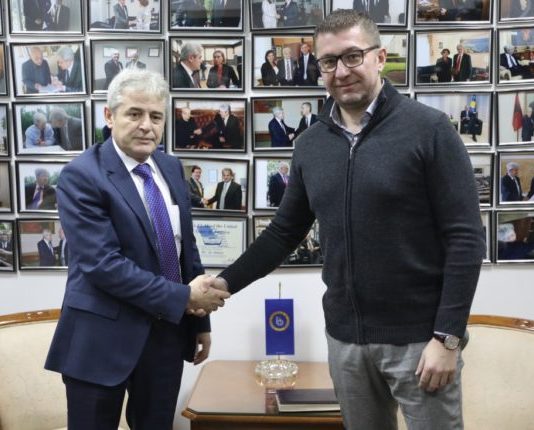 Mickoski për takimin me Ahmetin: Do të takohemi, ndonjëherë!