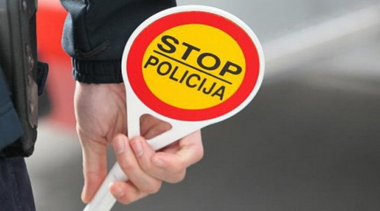 polici-a-stop