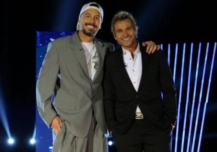 4DC4A85E-FF67-452A-885E-B6A32E38A42D