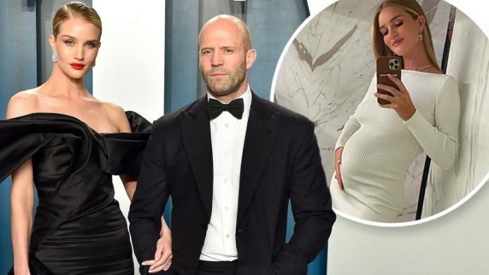 51061641-0-image-a-69_1638098499467-780x439