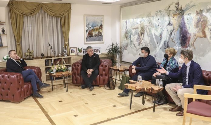 64826EEF-3C6B-4829-980C-F03515F3BE66