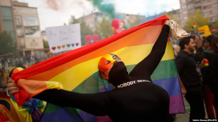 988BB712-5095-4B5B-BD01-DB8E6FBEB746_w1023_r1_s