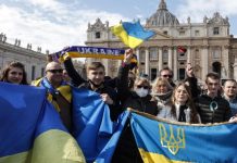 Vatikani i gatshëm të lehtësojë dialogun mes Rusisë dhe Ukrainës