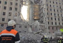 Ndërtesa administrative në Mykolaiv goditet nga raketat ruse – kamerat e sigurisë kapin momentin