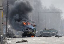 Bombat e tmerrshme me vakum të Rusisë shpërthejnë në Mariupol (Video)