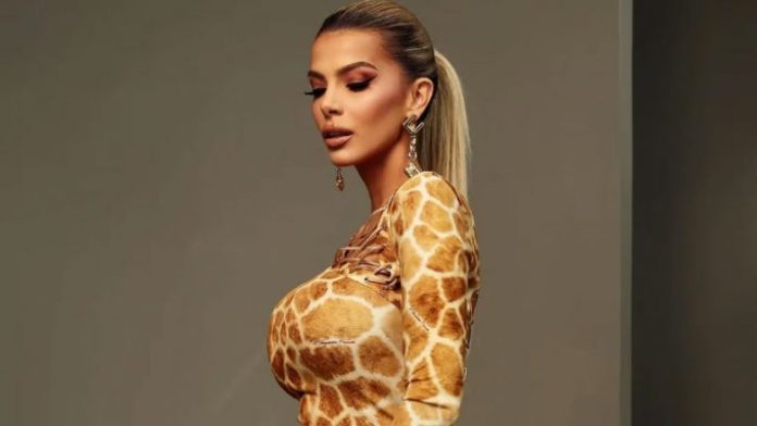 49EE7DD8-3713-45C3-BF9B-135CEA62D385