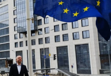 Flamuri i BE-së valëvitet sërish në Kiev: U kthyem në qytet