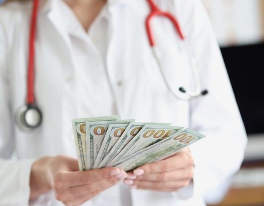 Në prill do të rriten pagat në shëndetësi