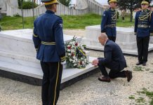 Ramush Haradinaj përkujton Ilir Konushevcin e Hazir Malën
