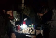 Gratë e mbrojtësve të Azovstal thonë se ushqimi dhe uji po mbarojnë