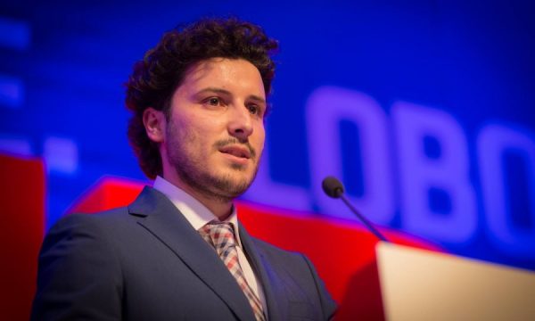 32D1EE40-37EC-476E-BFF8-E84A7D51CA8A