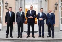 Vuçiq e publikon fotografinë para darkës, organizatori i la afër atë dhe Kurtin
