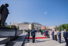 Dita e Presidentit, Osmani bën homazhe të shtatorja e Rugovës, më pas shkon te familja e tij