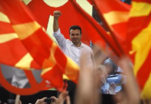 Zaev uron 17 majin me video nga protestat: Dita kur populli u çlirua nga prangat e njëmendësisë dhe dhunës