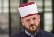 Krasniqi kërkon lejimin e shamisë në shkolla: Zoti e drejtoftë këtë Qeveri!