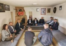 Kryetari i PDK-së viziton familjet e Hysni Gucatit e Nasim Haradinajt