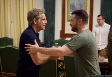 Ben Stiller i thotë Zelenskyt: Ju jeni heroi im