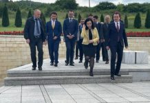 Osmani dhe Kurti në Prekaz: Falë Jasharajve, ne sot festojmë ditën e çlirimit