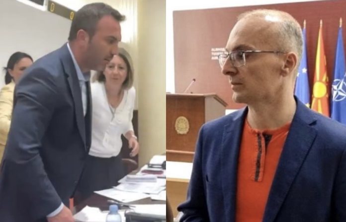 4E254926-03CA-474C-8683-4EDC54EDE4D6