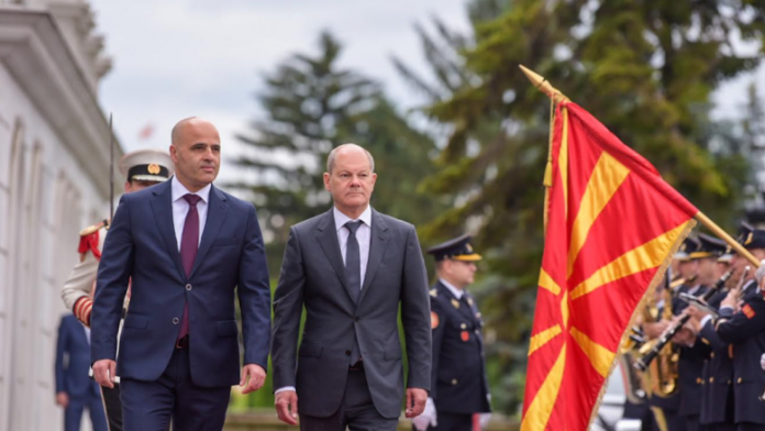 5543A2D5-15E7-42FE-9A28-EFCE6D10DA9D