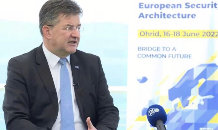 5D92D0C0-4348-48B8-9487-D267B1E44CC4