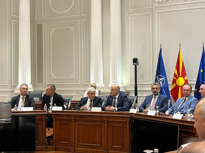 D07FF4FC-4077-40AB-81F4-6E23FD05ABB9