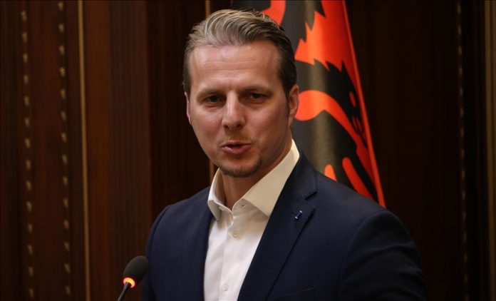 FDD49658-8D11-47A4-B043-0F18E4EE9F76