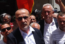 Bekim Haxhiu në protestë: Ata që nuk janë me veteranët e kanë vendin përtej Merdares