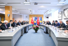 Çavusoglu-Kurtit: Turqia nuk do lejojë që Ballkani të kthehet në vitet ’90-ta