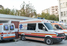 Tiranë, fëmija 2-vjeçar ndërron jetë pasi bie nga kati i pestë i ndërtesës