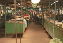 Sezoni i përgatitjes së ajvarit dhe turshive po afrohet, qytetarët andokehn për çmimet